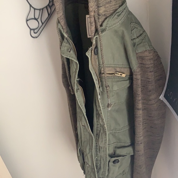Army green spring/fall jacket - Picture 2 of 3